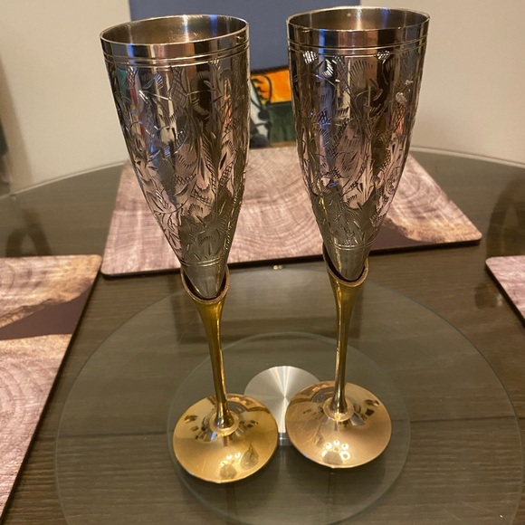Luxurious Silver and Gold Etched Champagne Flutes - Picture 1 of 4